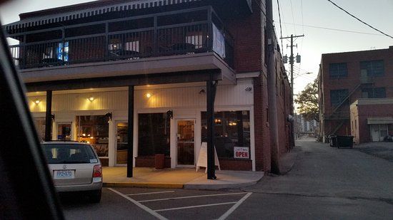Paolucci Restaurant & Lounge